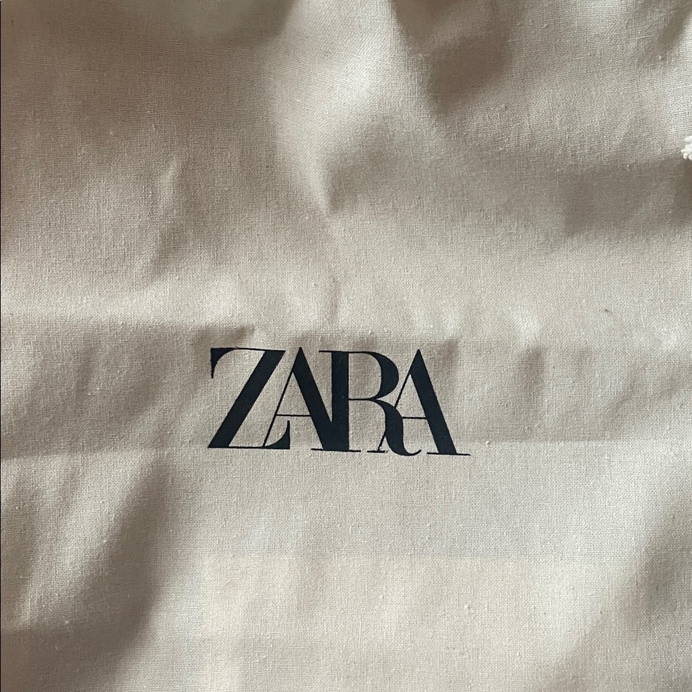 Zara Sculptural Gold Brooch